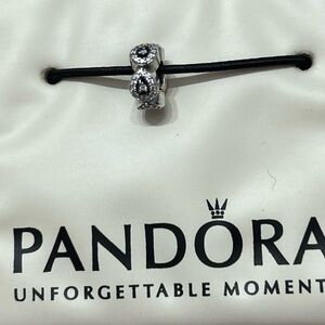 ⭐️Pandora Cascading Glamour Spacer Sterling Silver/Black⭐️